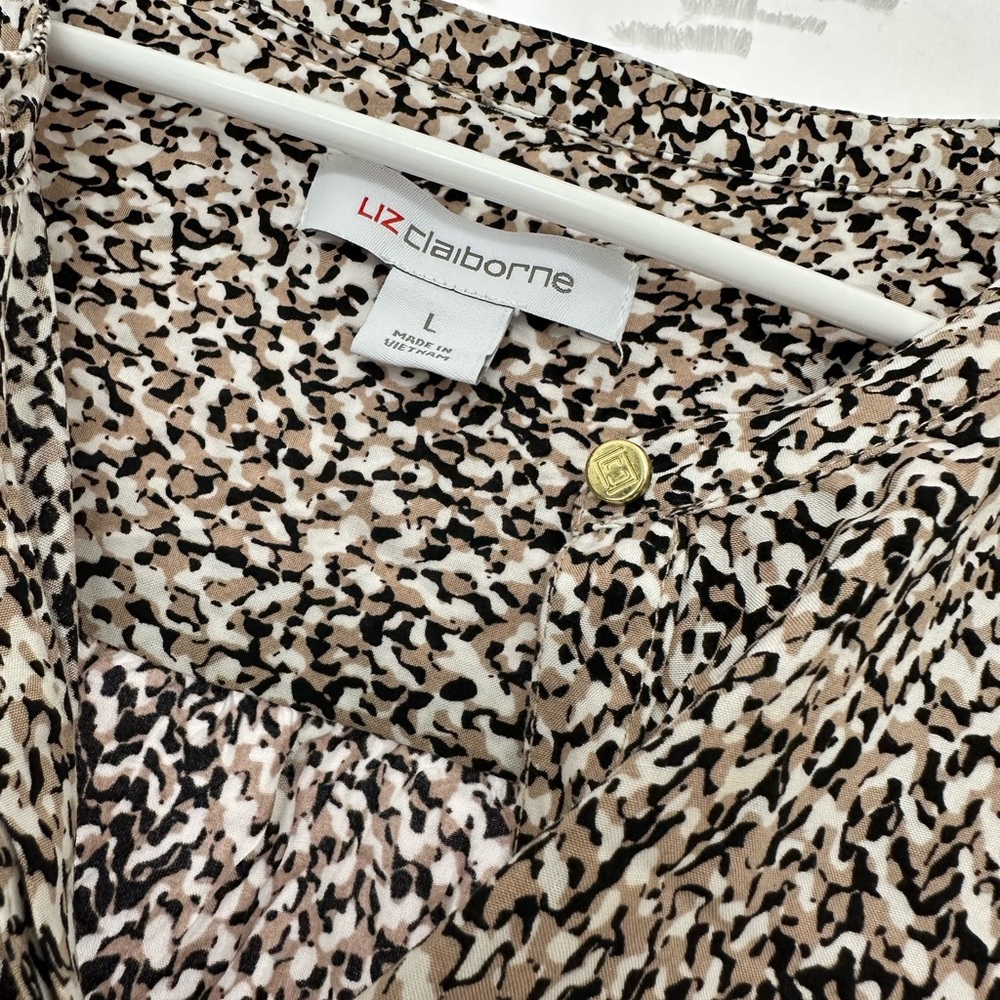 Liz Claiborne Black, White, and Cream Blouse - Picture 2 of 3